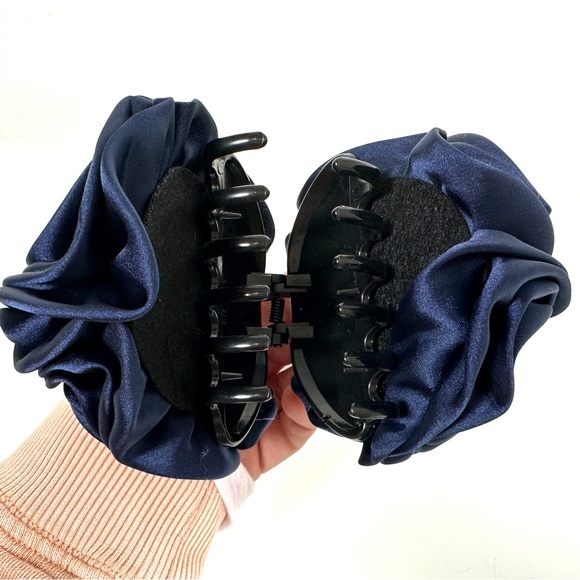 Big Rosette Flower Hair Clip in Navy Blue - Picture 8 of 8